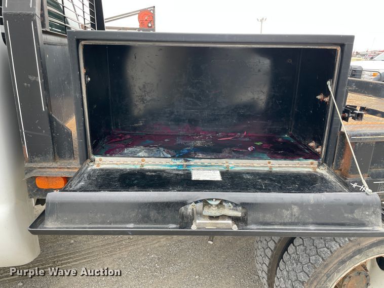 image for item HX9760 2014 Ford F450 Super Duty  flatbed truck