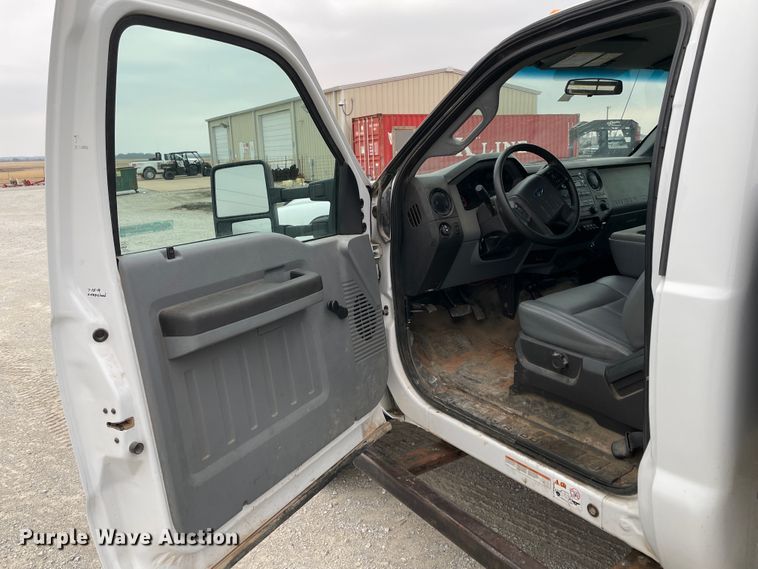 image for item HX9760 2014 Ford F450 Super Duty  flatbed truck