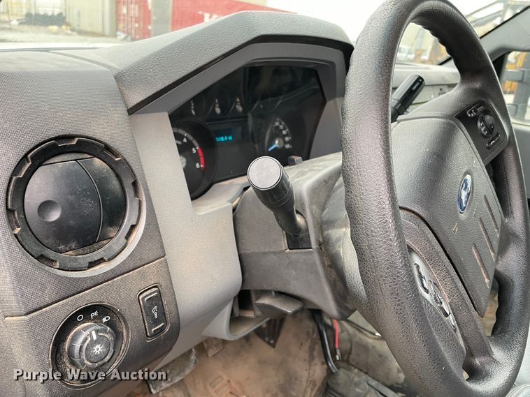 image for item HX9760 2014 Ford F450 Super Duty  flatbed truck