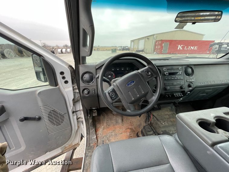 image for item HX9760 2014 Ford F450 Super Duty  flatbed truck