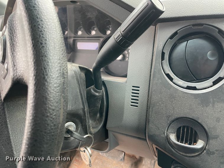 image for item HX9760 2014 Ford F450 Super Duty  flatbed truck