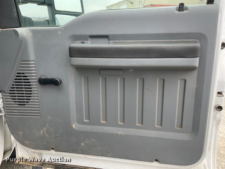 image for item HX9760 2014 Ford F450 Super Duty  flatbed truck