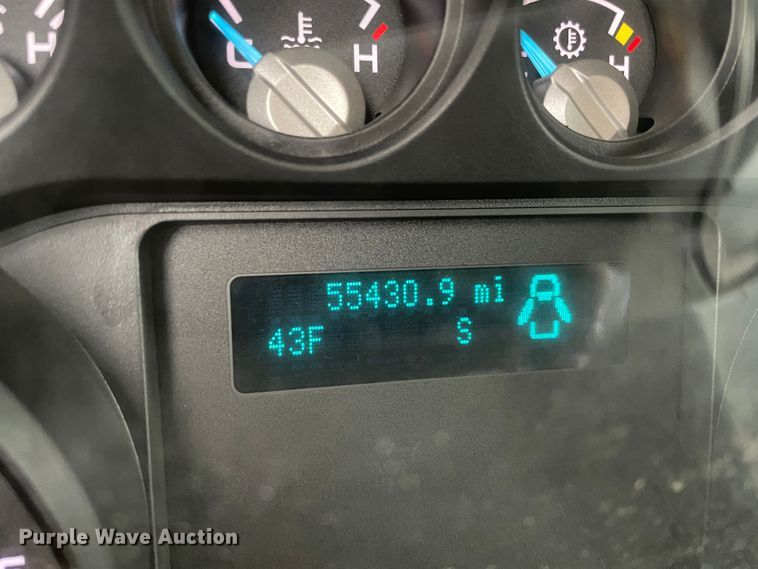 image for item HX9760 2014 Ford F450 Super Duty  flatbed truck