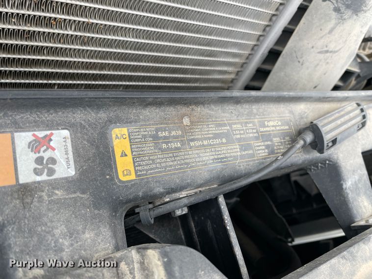 image for item HX9760 2014 Ford F450 Super Duty  flatbed truck