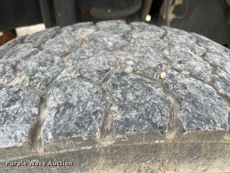 image for item HX9760 2014 Ford F450 Super Duty  flatbed truck