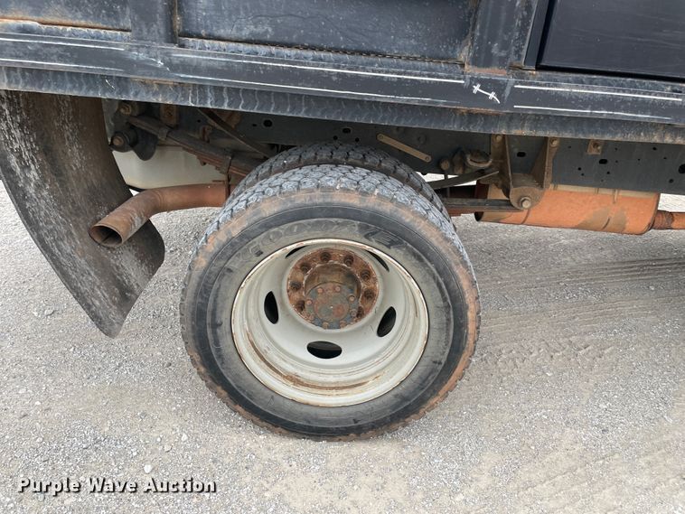 image for item HX9760 2014 Ford F450 Super Duty  flatbed truck