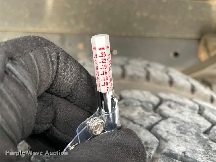 image for item HX9760 2014 Ford F450 Super Duty  flatbed truck