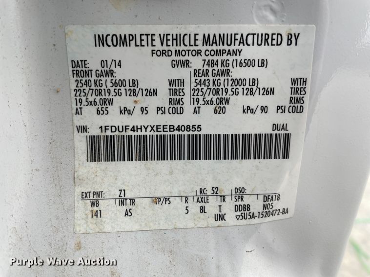 image for item HX9760 2014 Ford F450 Super Duty  flatbed truck