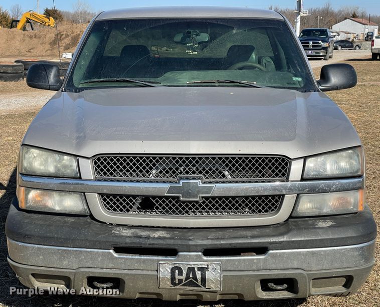 image for item HX9778 2004 Chevrolet Silverado 1500  pickup truck