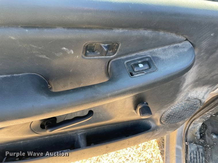 image for item HX9778 2004 Chevrolet Silverado 1500  pickup truck