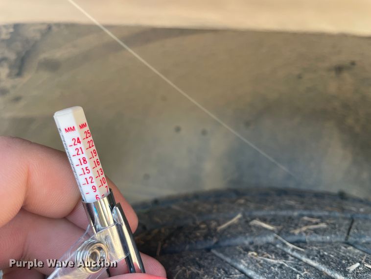 image for item HX9778 2004 Chevrolet Silverado 1500  pickup truck