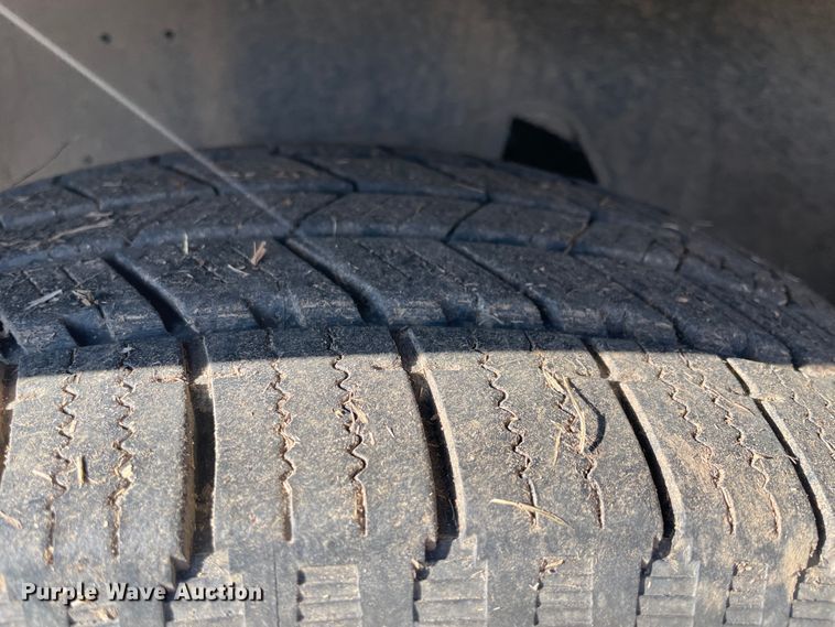 image for item HX9778 2004 Chevrolet Silverado 1500  pickup truck