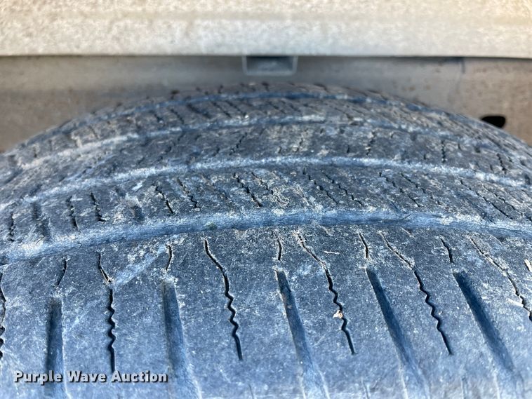 image for item HX9778 2004 Chevrolet Silverado 1500  pickup truck