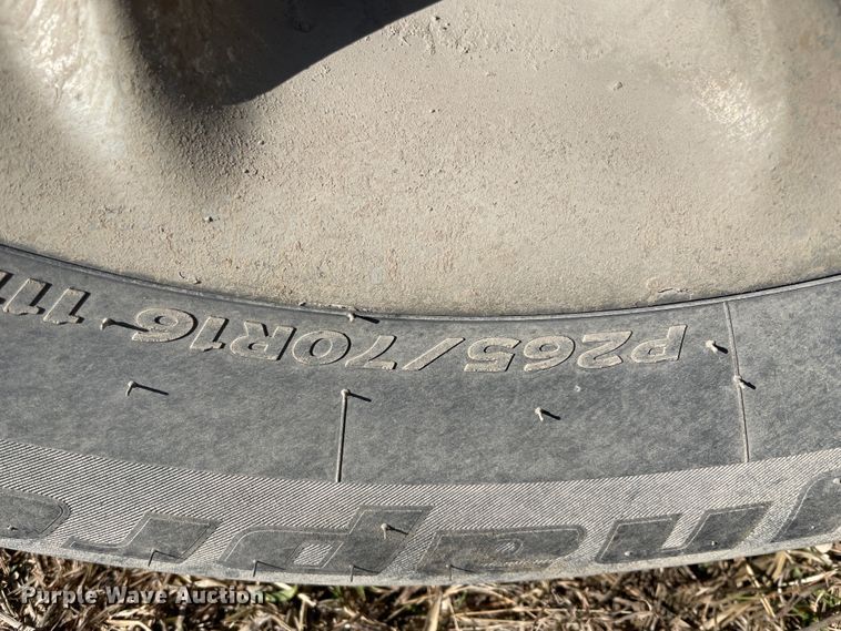 image for item HX9778 2004 Chevrolet Silverado 1500  pickup truck