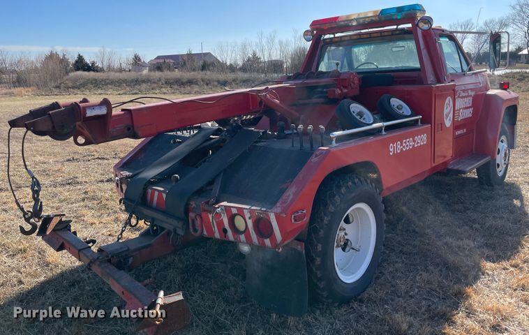 image for item HX9780 1989 Ford F600  tow truck