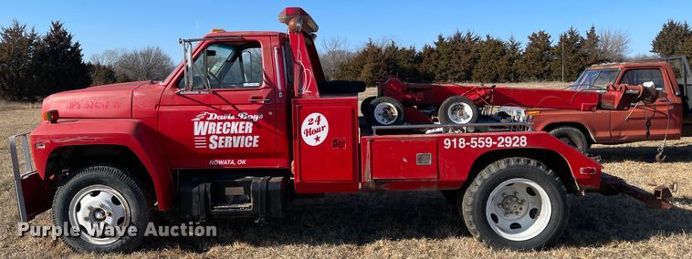 image for item HX9780 1989 Ford F600  tow truck