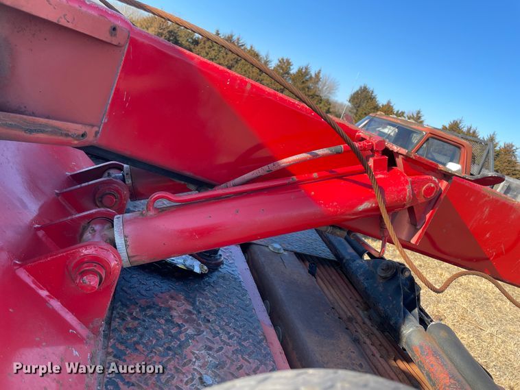 image for item HX9780 1989 Ford F600  tow truck