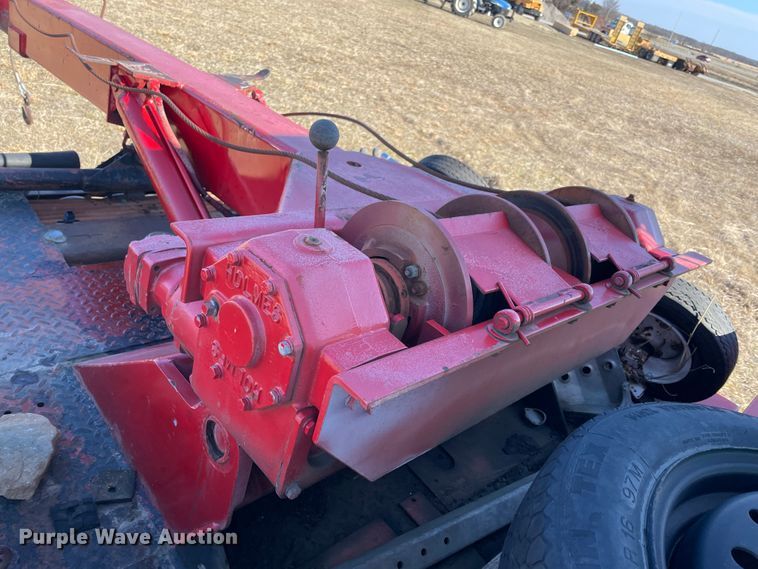 image for item HX9780 1989 Ford F600  tow truck