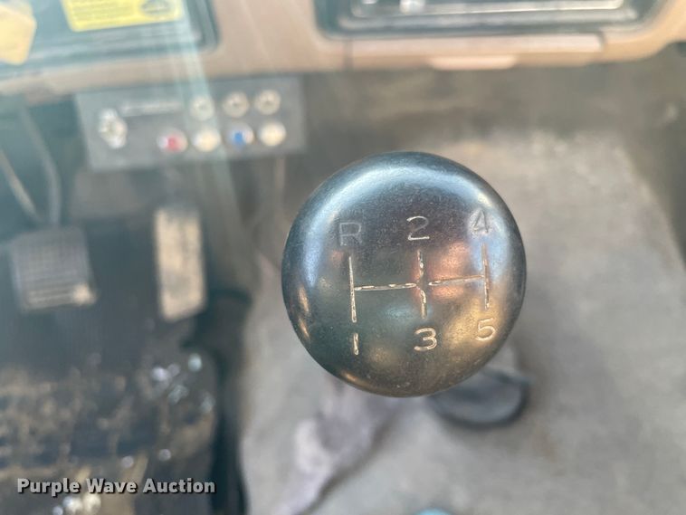 image for item HX9780 1989 Ford F600  tow truck