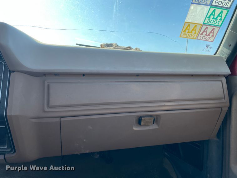 image for item HX9780 1989 Ford F600  tow truck