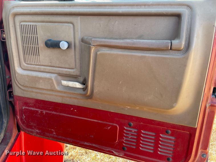 image for item HX9780 1989 Ford F600  tow truck