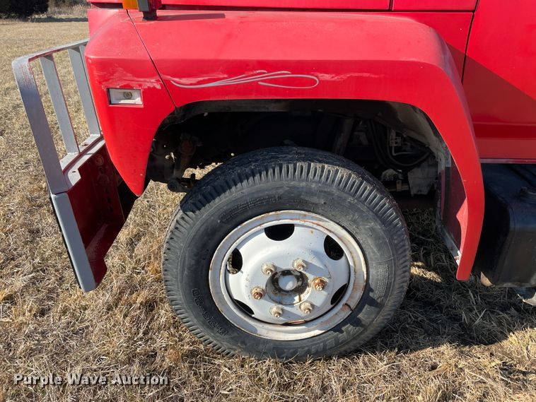 image for item HX9780 1989 Ford F600  tow truck