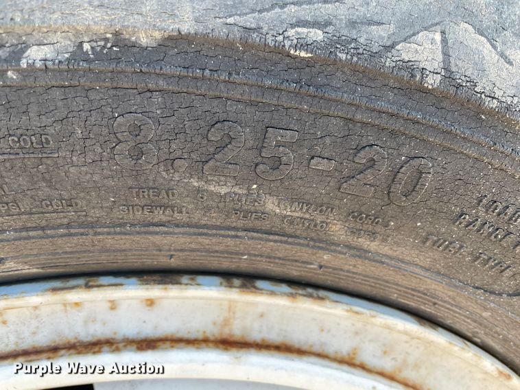 image for item HX9780 1989 Ford F600  tow truck