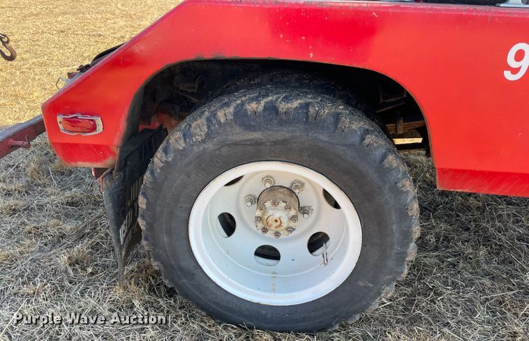 image for item HX9780 1989 Ford F600  tow truck