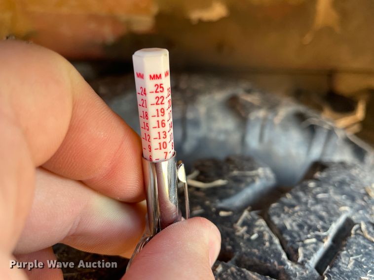 image for item HX9780 1989 Ford F600  tow truck