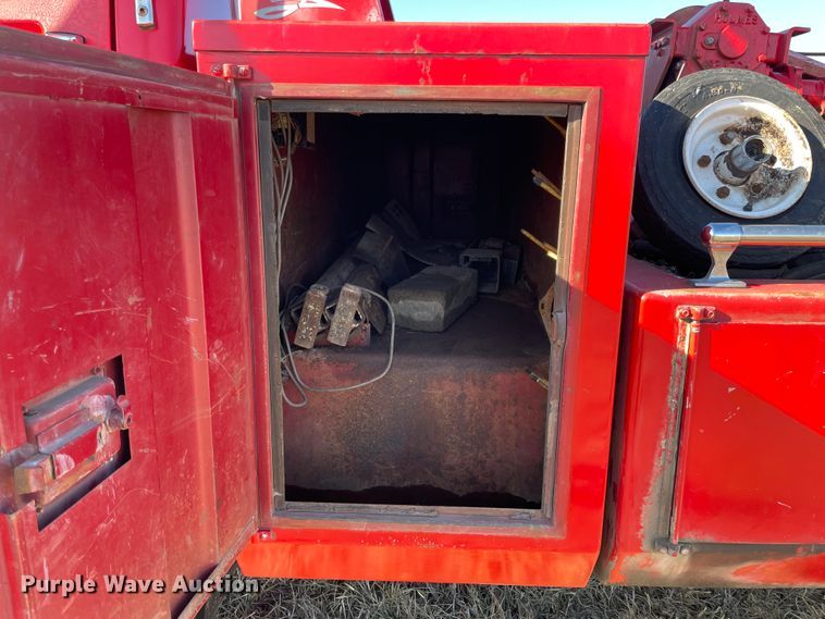 image for item HX9780 1989 Ford F600  tow truck