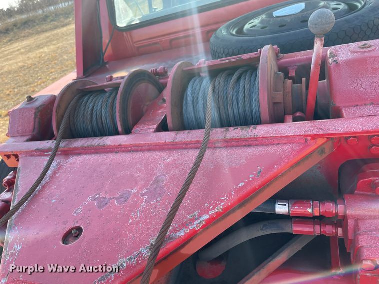 image for item HX9780 1989 Ford F600  tow truck