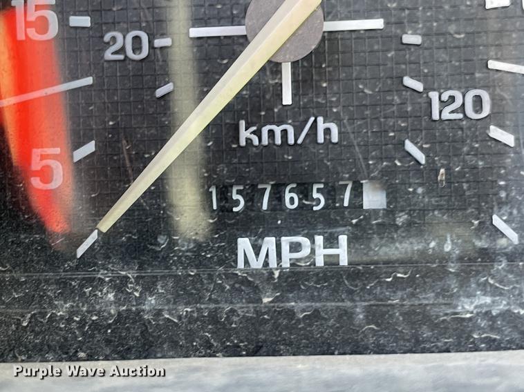 image for item HX9780 1989 Ford F600  tow truck