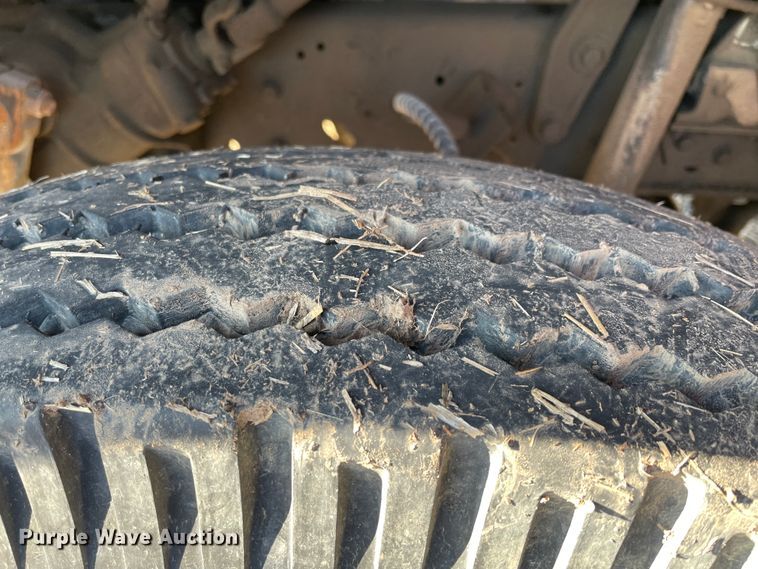 image for item HX9780 1989 Ford F600  tow truck