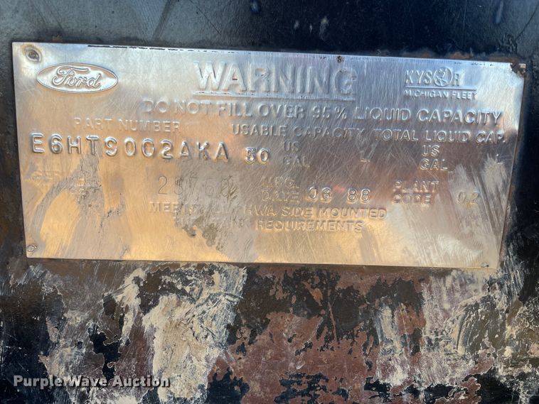 image for item HX9780 1989 Ford F600  tow truck