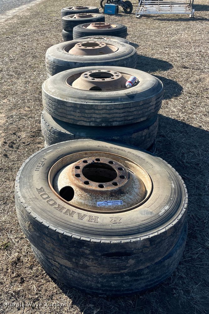 image for item HX9782 (16) tires