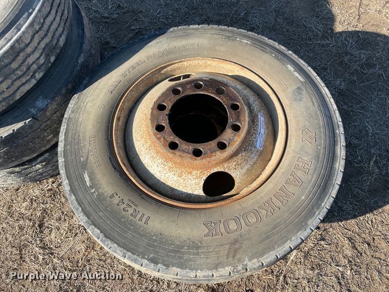 image for item HX9782 (16) tires