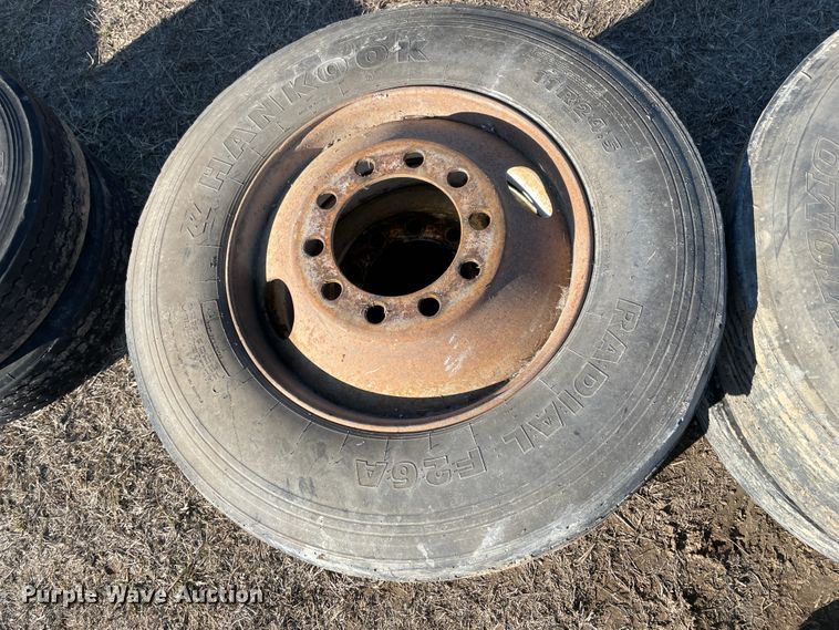 image for item HX9782 (16) tires