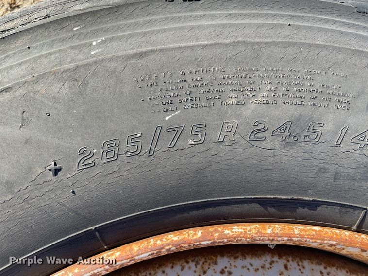 image for item HX9782 (16) tires