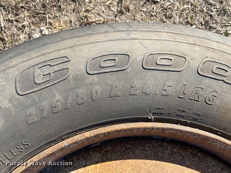 image for item HX9782 (16) tires