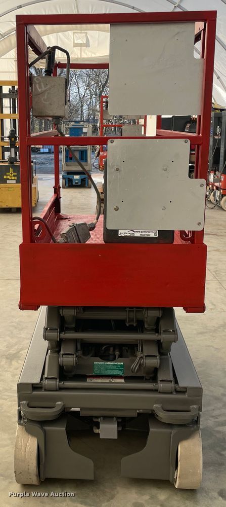 image for item HX9787 2011 Skyjack SJIII 3219  scissor lift