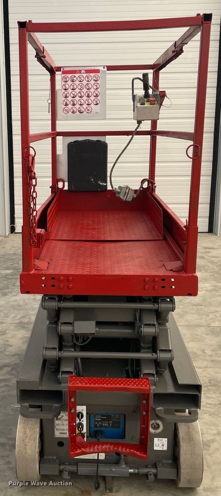 image for item HX9787 2011 Skyjack SJIII 3219  scissor lift