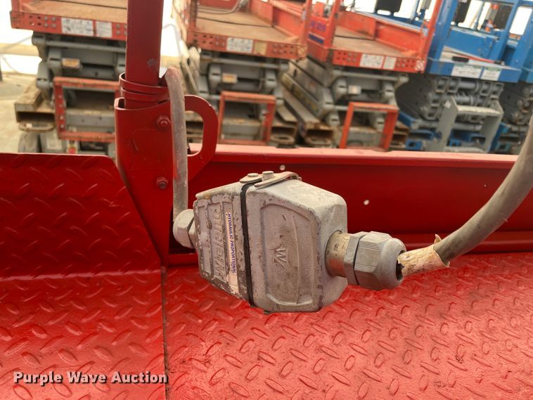 image for item HX9787 2011 Skyjack SJIII 3219  scissor lift