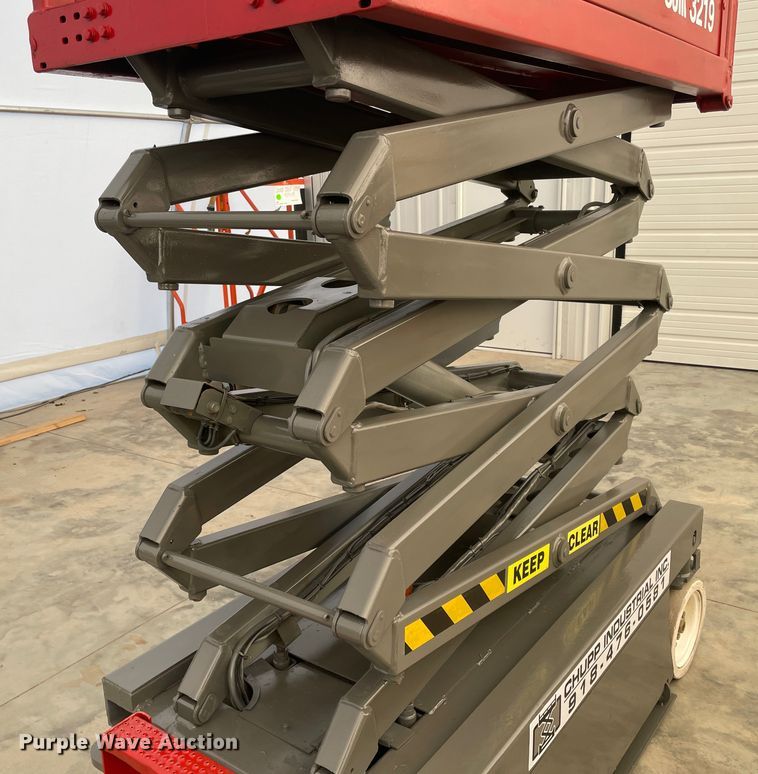 image for item HX9787 2011 Skyjack SJIII 3219  scissor lift