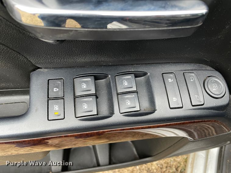 image for item HX9798 2017 GMC Sierra 1500  Crew Cab pickup truck