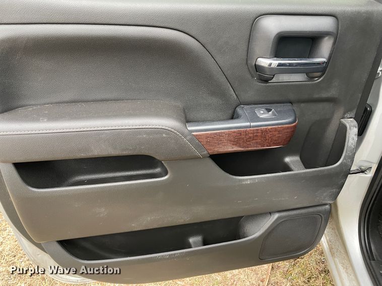 image for item HX9798 2017 GMC Sierra 1500  Crew Cab pickup truck