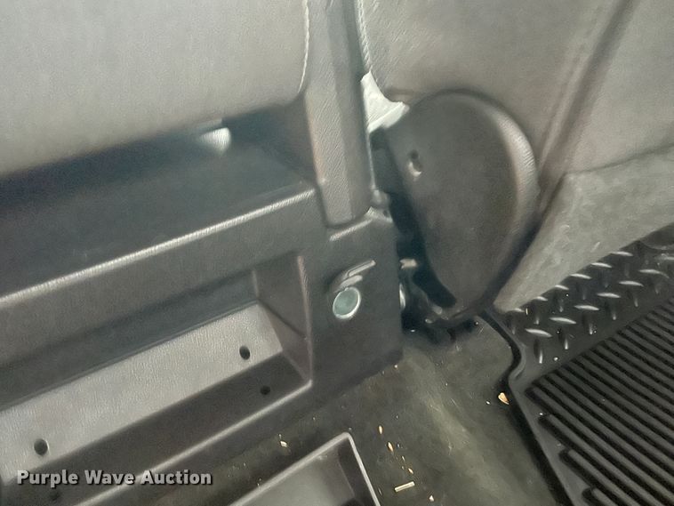 image for item HX9798 2017 GMC Sierra 1500  Crew Cab pickup truck