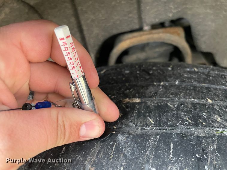 image for item HX9798 2017 GMC Sierra 1500  Crew Cab pickup truck