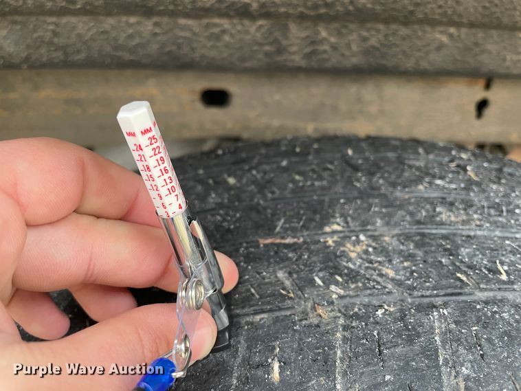 image for item HX9798 2017 GMC Sierra 1500  Crew Cab pickup truck