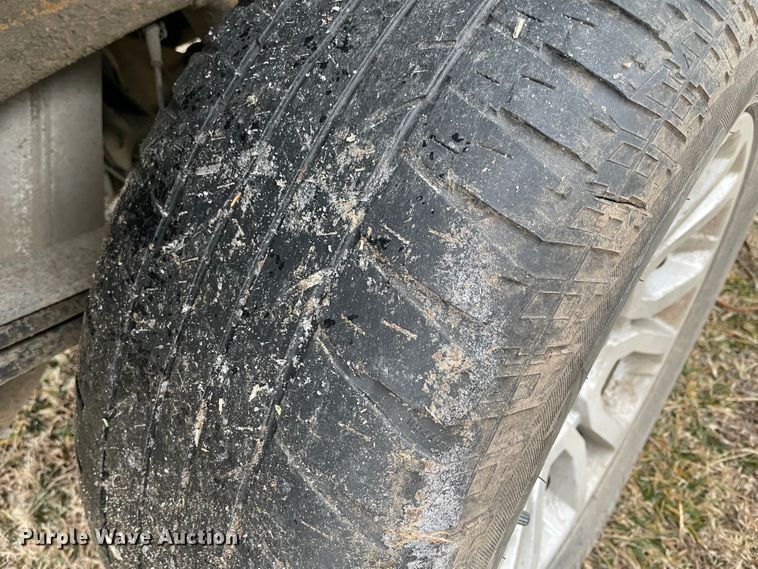 image for item HX9798 2017 GMC Sierra 1500  Crew Cab pickup truck