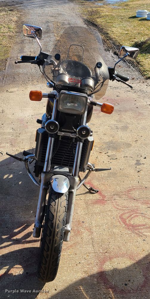 image for item IA9263 1985 Honda V65 Magna motorcycle